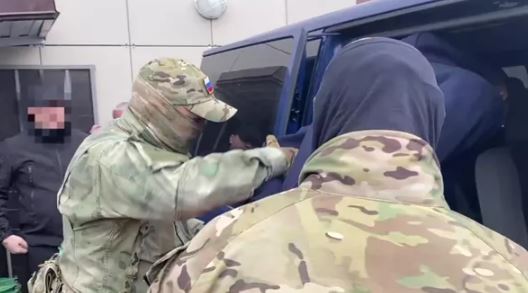 Троих жителей Крыма будут судить за похищение человека и вымогательство 
