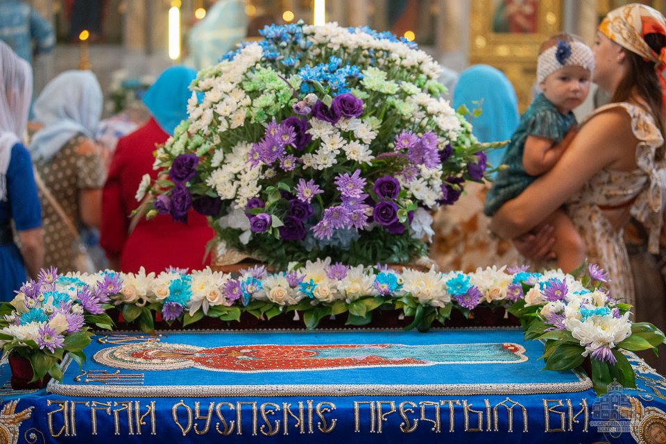Православные отмечают Успение Пресвятой Богородицы
