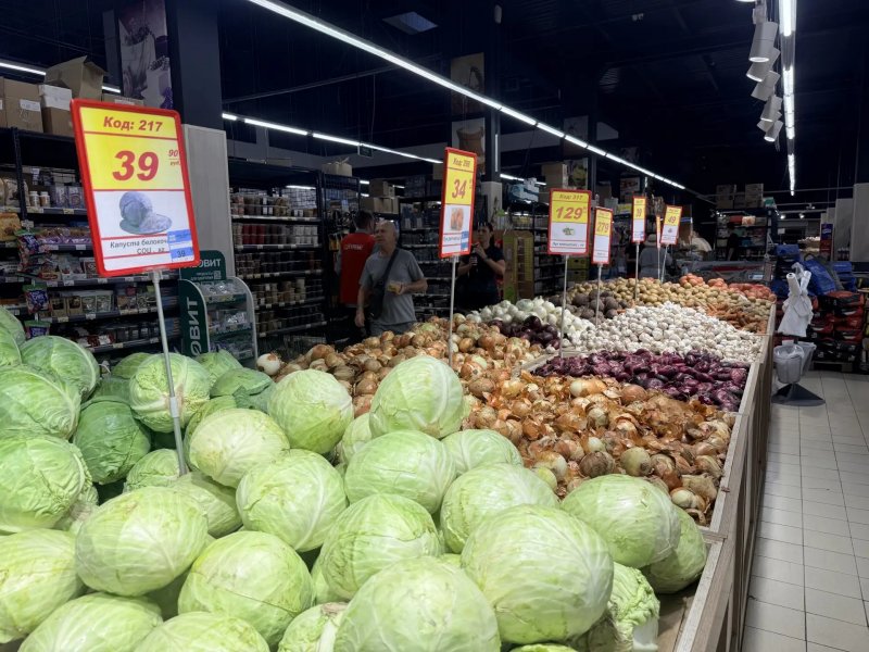 В Севастополе подорожали охлажденные продукты, но подешевели крупы, фрукты и овощи