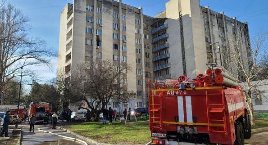 В симферопольском общежитии тушили пожар