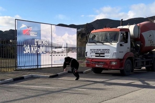 Силач из Крыма протянет «Камаз», за рулем которого Путин проехал по Крымскому мосту