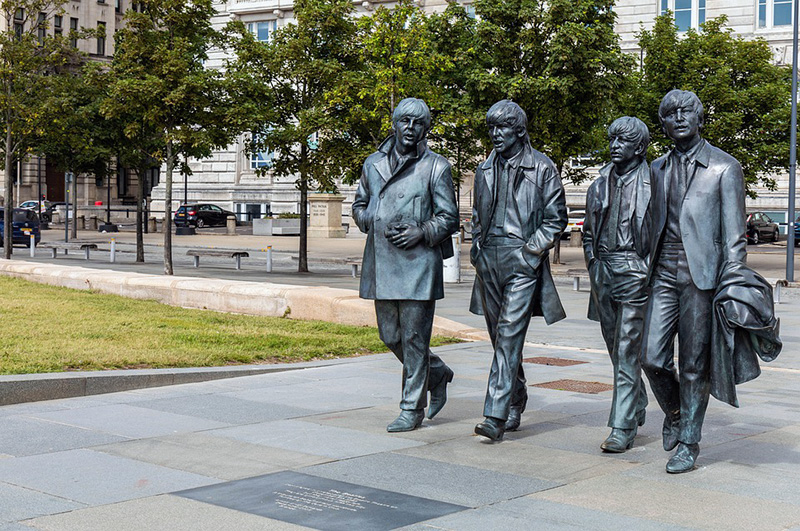 16 января: Всемирный день The Beatles и День ледовара