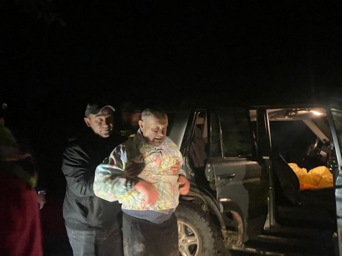 15 добровольцев искали пропавшего в Крыму 81-летнего грибника: мужчина замёрз и потерял в темноте обувь