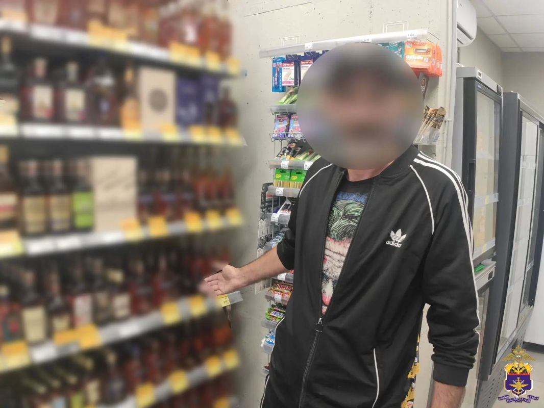 Двое мужчин нашли в Симферополе чужой платежный стикер и ни в чем себе не отказывали