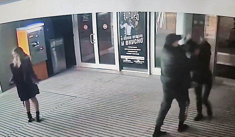 В Севастополе две родственницы устроили дебош в торговом центре