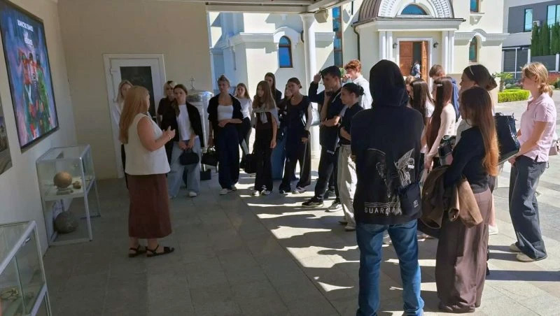 Будущие юристы побывали на экскурсии в Историко-патриотическом центре на Парковой