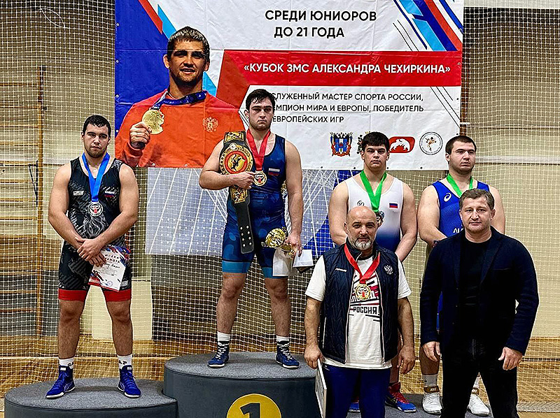 Севастополец Эльдар Эмиров выиграл «серебро» всероссийских соревнований по греко-римской борьбе среди юниоров