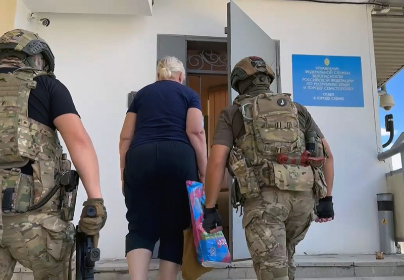 В Судаке ФСБ за призывы к экстремизму задержала 65-летнюю гражданку Украины