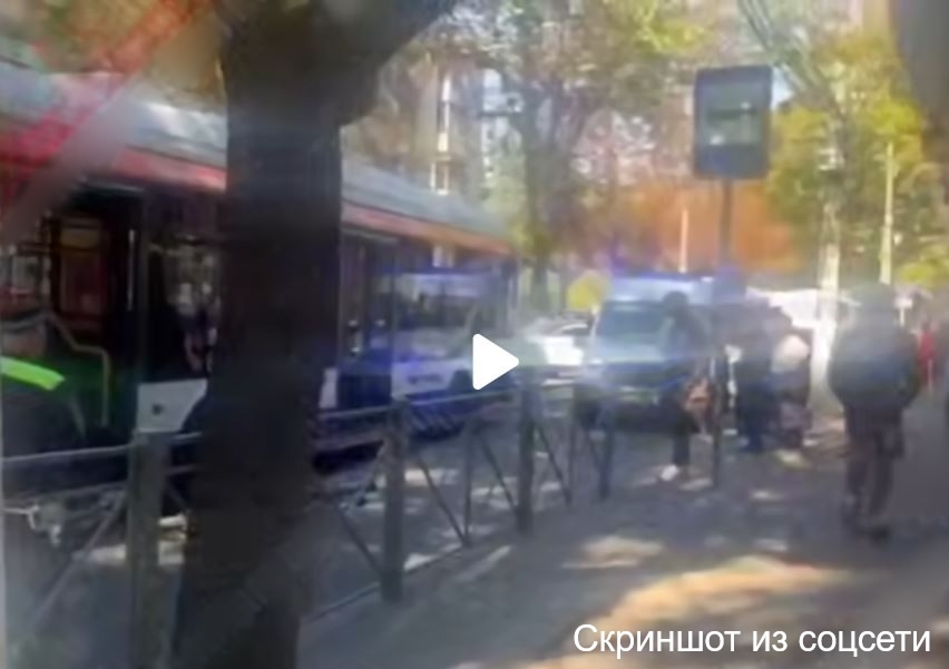 Троллейбус наехал на подростка в Симферополе