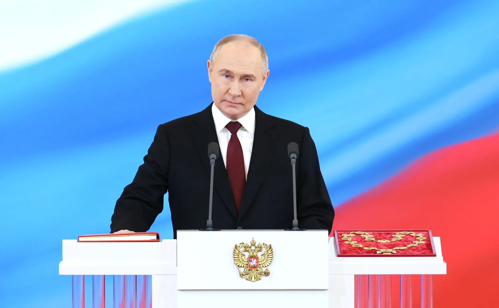 Владимир Зеленский не исключил возможность приглашения Владимира Путина на следующий мирный саммит