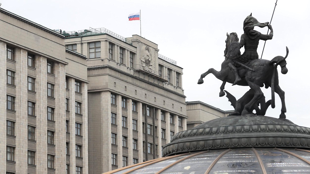 Госдума дополнительно защитила права участников СВО на получение высшего образования