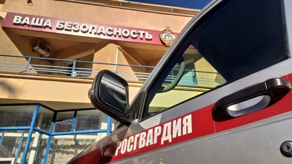 Росгвардейцы задержали в Севастополе нетрезвую женщину с порошком белого цвета
