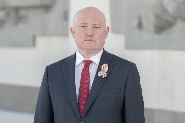 Поздравление губернатора Севастополя с Днём защитника Отечества и Днём народной воли (ВИДЕО)