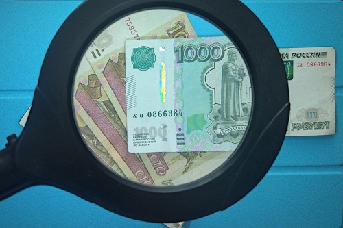 В Крыму стало меньше фальшивых денег