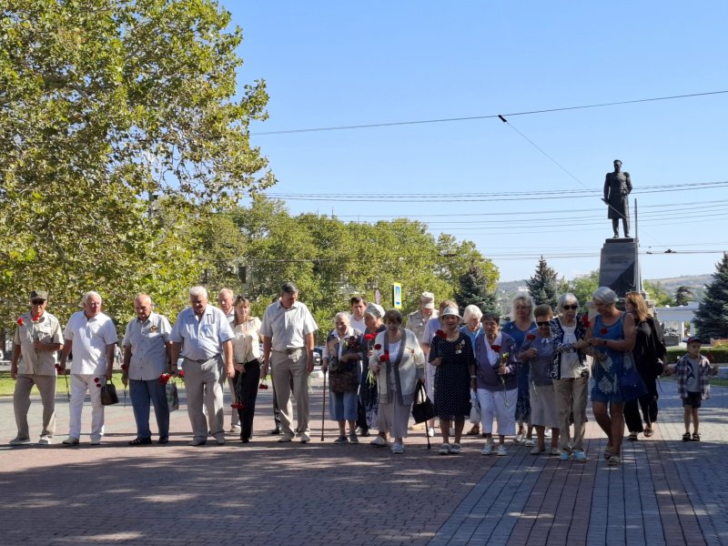 Память жертв блокады Ленинграда почтили в Севастополе