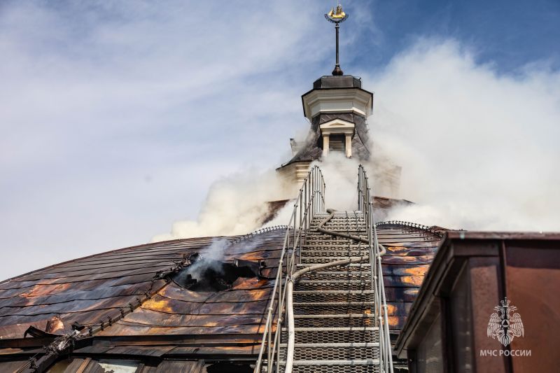 Пожар в здании Панорамы полностью потушили