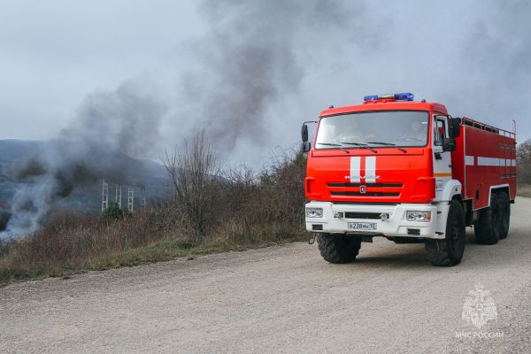 Более 60 пожаров потушили в Крыму на прошлой неделе