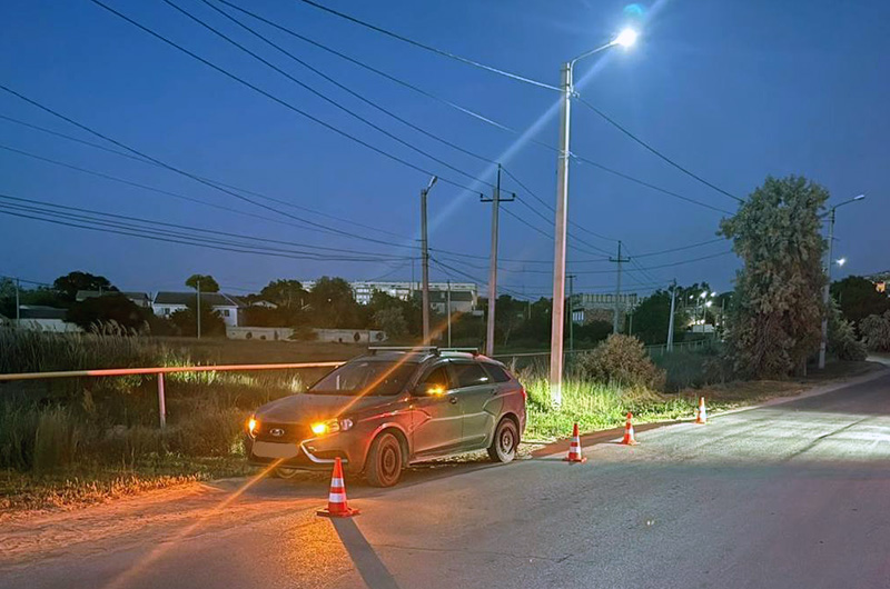 В Крыму мальчишка попытался перебежать дорогу и попал под колеса авто