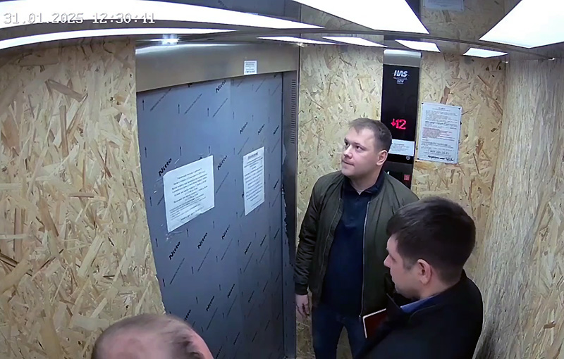 Госжилнадзор: Три лифта в доме № 33б на Лабораторном шоссе работают исправно, три других остановлены