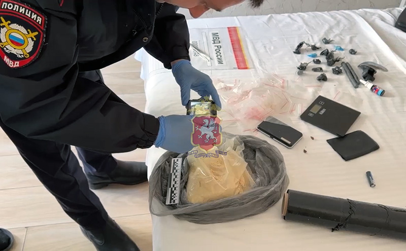 В Севастополе задержали наркобытчика с 560 граммами мефедрона (ВИДЕО)