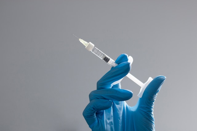 Состояние раненных топором в Симферополе матери и шестилетнего сына остается тяжелым