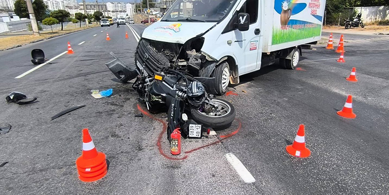 В Севастополе в ДТП пострадала мотоциклистка (ФОТО)
