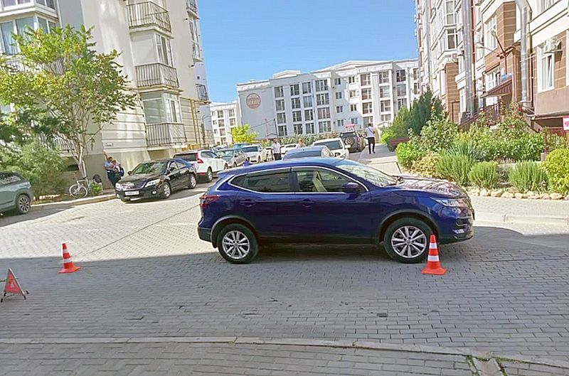 В Севастополе 9-летний мальчик попал под колеса автомобиля