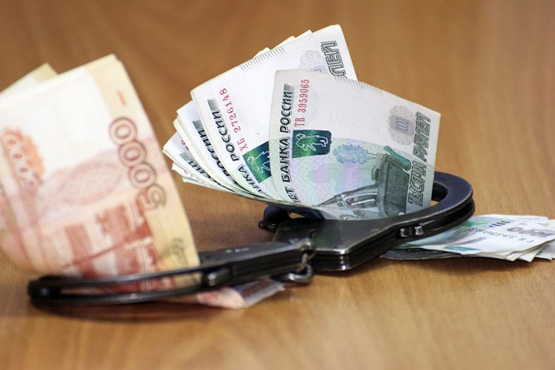 Крымчанин украл забытые в банкомате деньги и стал фигурантом уголовного дела