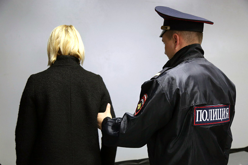 Крымчанка пригрозила убийством бывшей своего мужа и стала фигуранткой уголовного дела