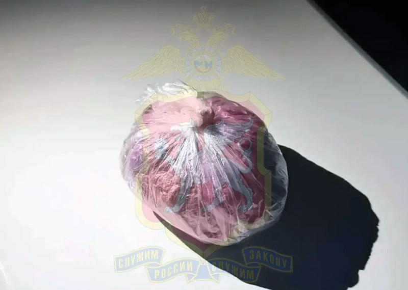 Феодосиец «нашел в горах» пакет с марихуаной и получил уголовное дело