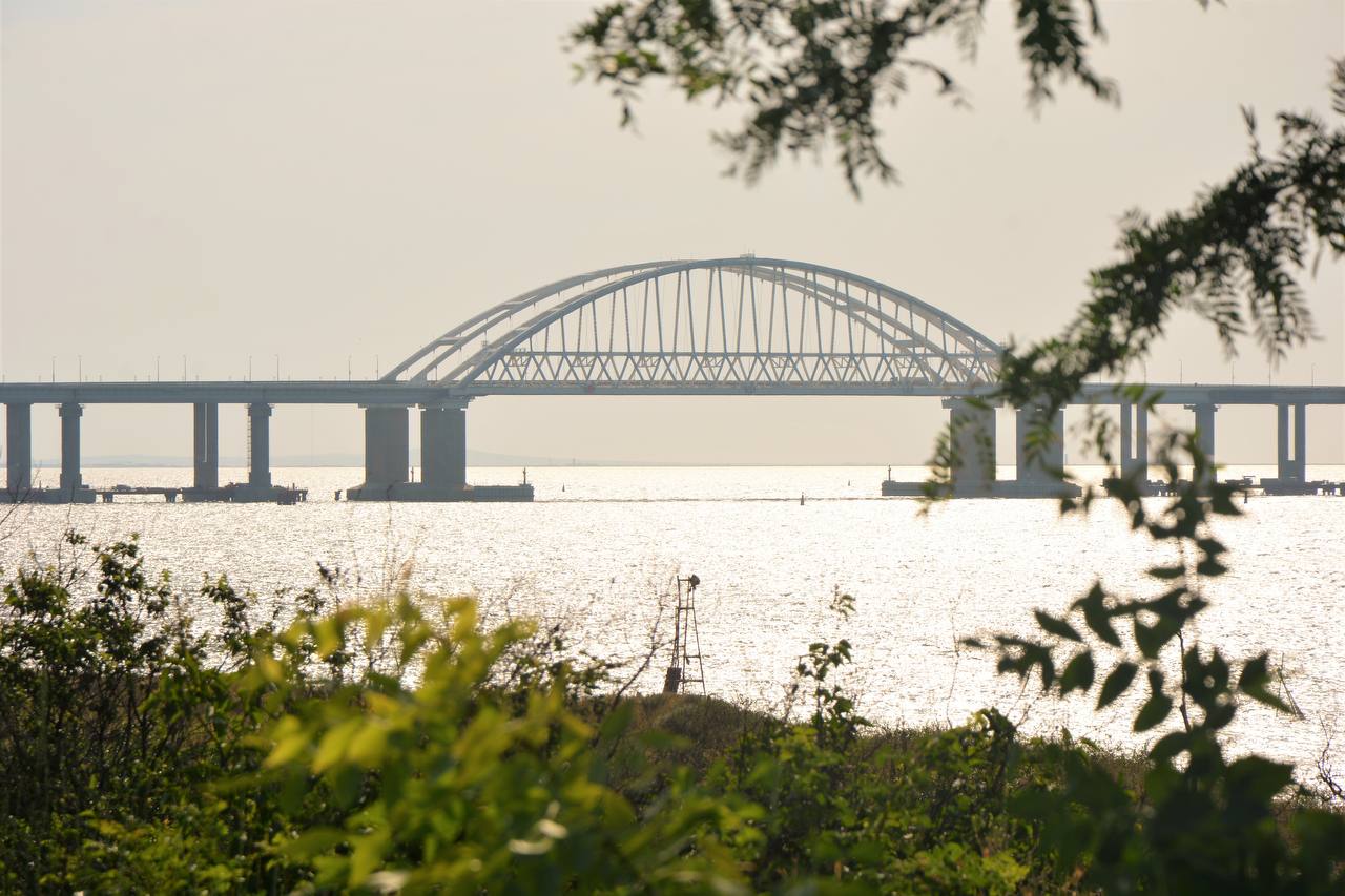 Полный паспортный контроль ввели на Крымском мосту при въезде на полуостров