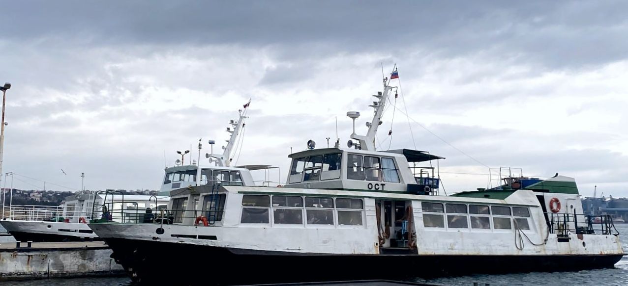 Непогода приостановила работу морского транспорта в Севастополе