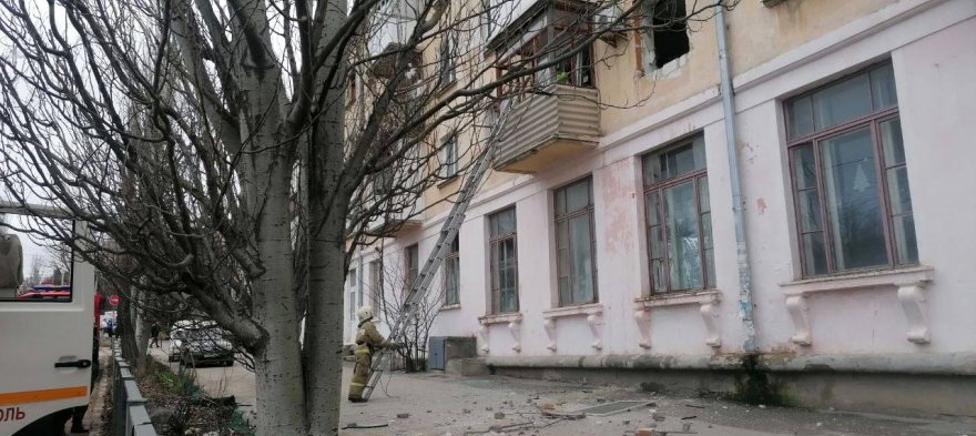 В Севастополе начали восстанавливать дом после взрыва газового баллона