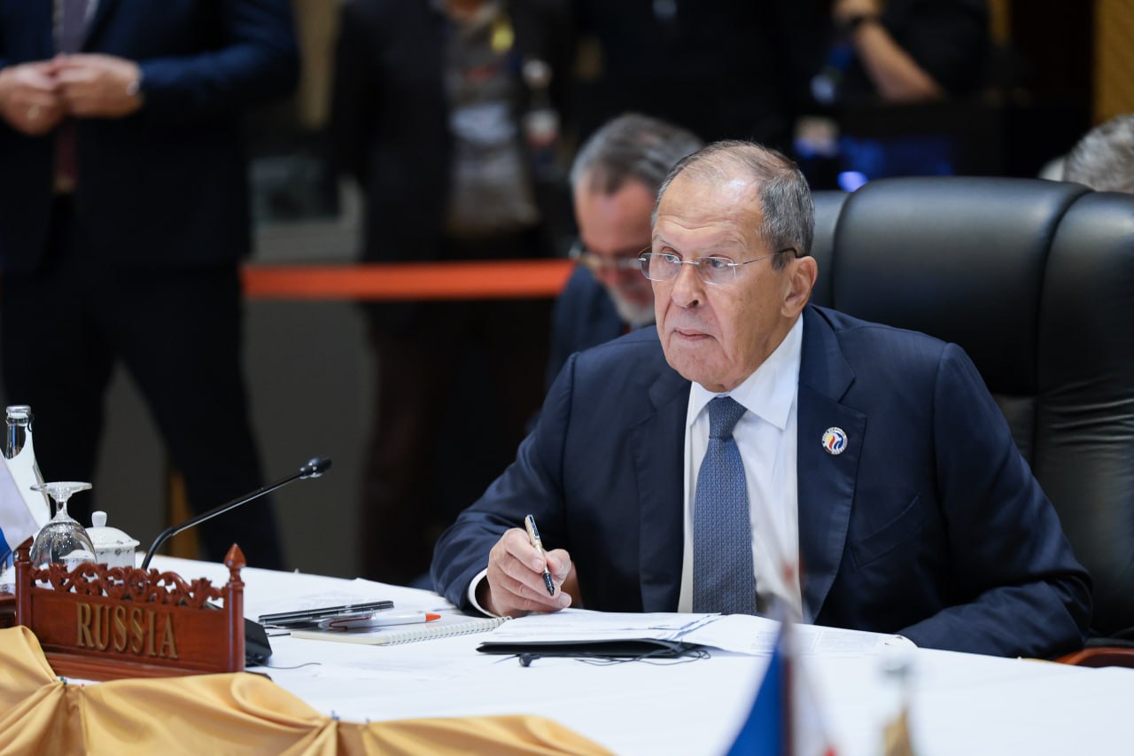 Лавров заявил, что капитуляции России не будет