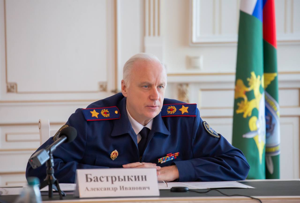 Владимир Путин на год продлил срок службы Бастрыкина главой СКР