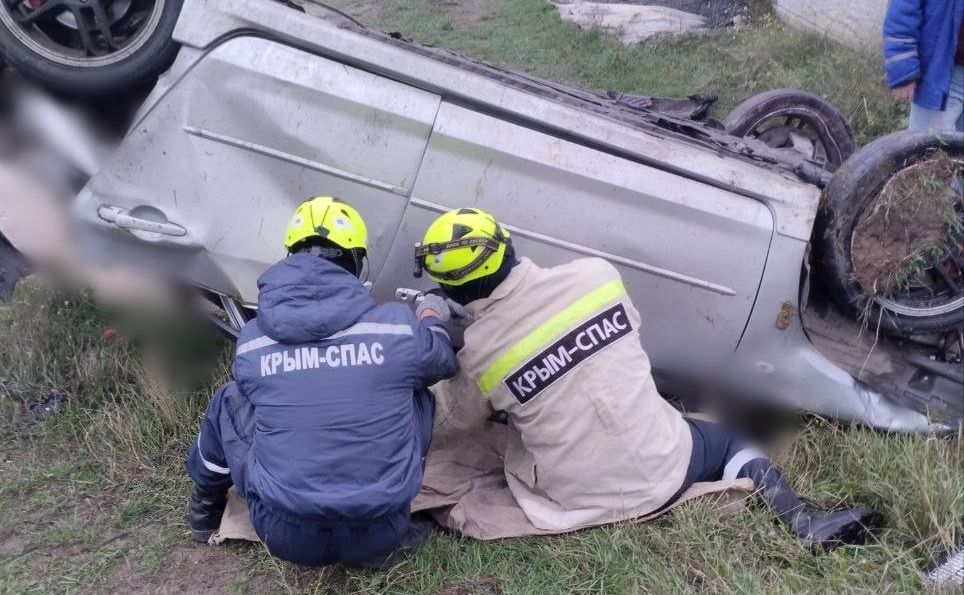 В Бахчисарайском районе в ДТП погиб водитель автомобиля Mazda