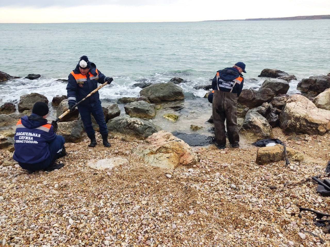 В Севастополе собрали более 84 тонн загрязненного грунта вместе с мазутом