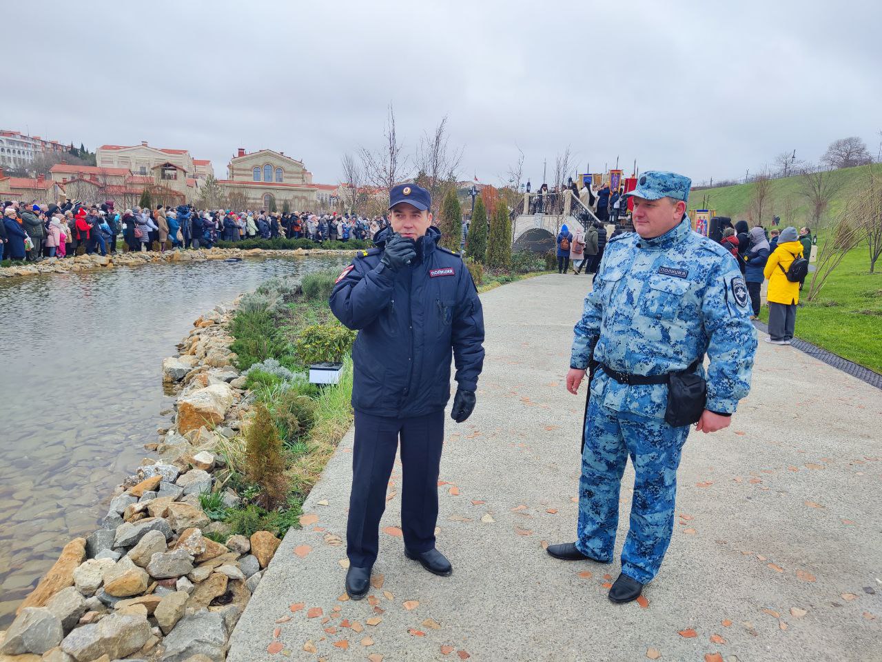 Более сотни полицейских обеспечивали безопасность во время празднования Крещения Господнего в Севастополе