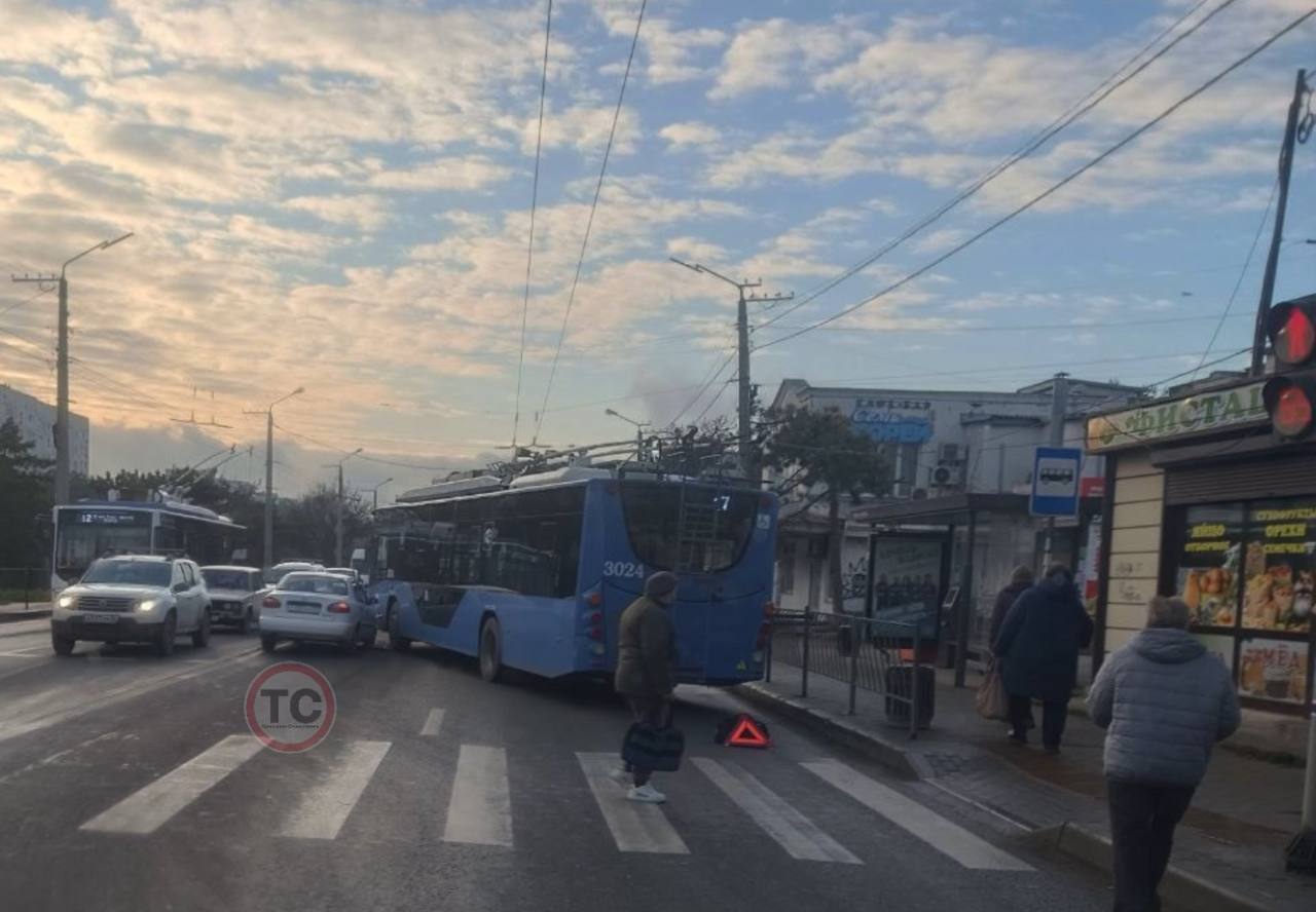 Из-за ДТП в районе остановки «ул. Генерала Лебедя» в Севастополе возможны отклонения в движении транспорта