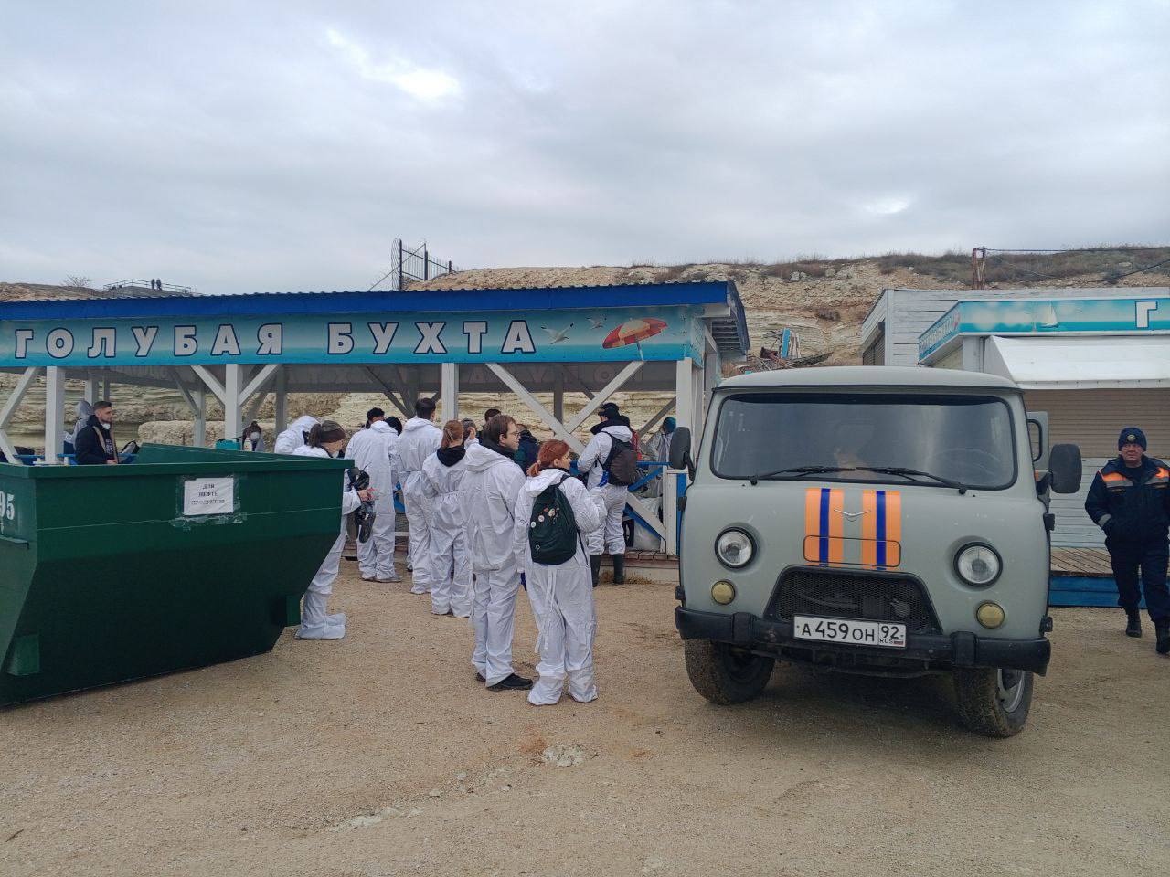 В Крыму и Севастополе собрали более 1300 тонн загрязненного мазутом грунта