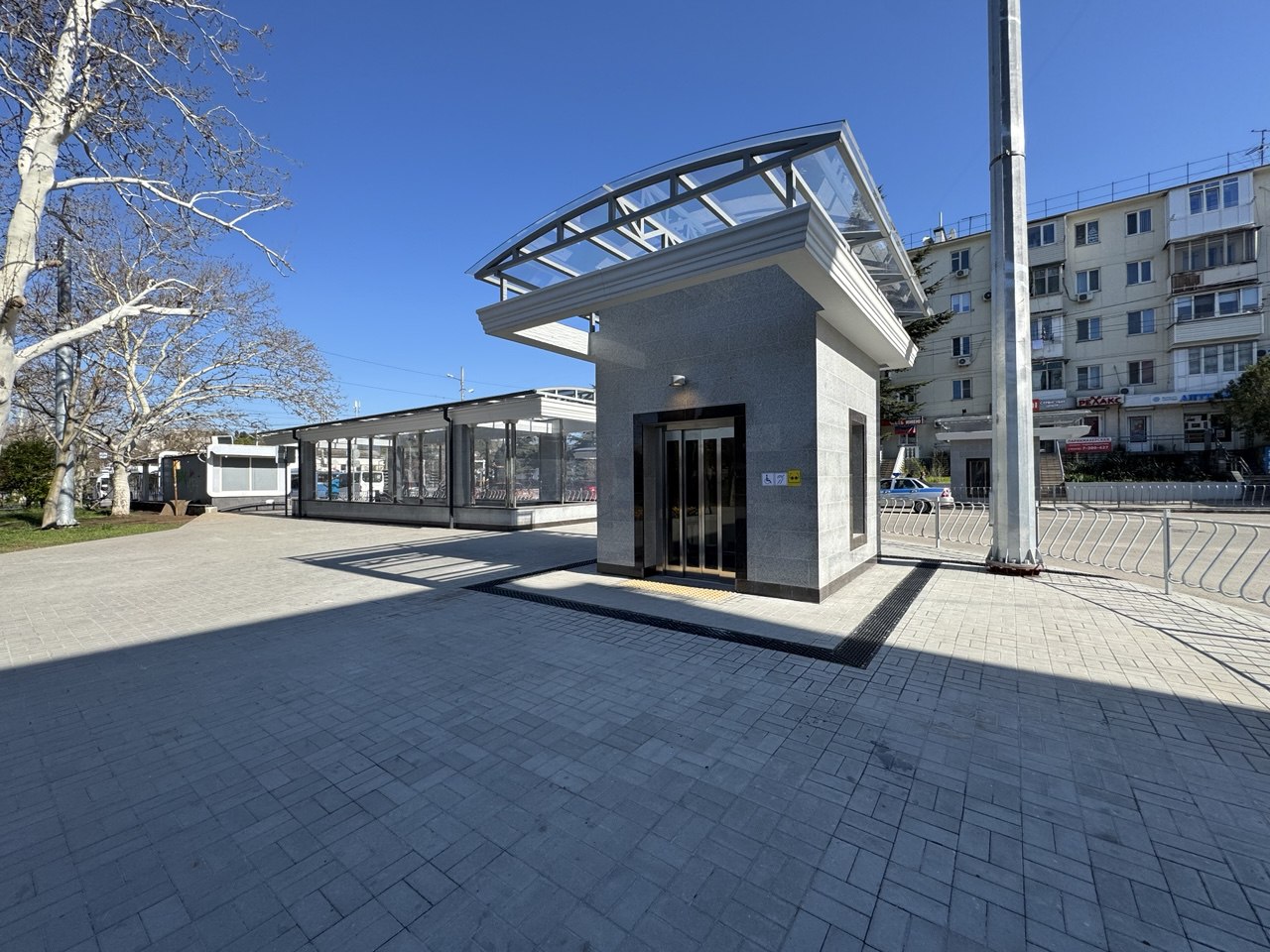 Лифты на Матроса Кошки заработали спустя 10 месяцев после открытия подземного перехода