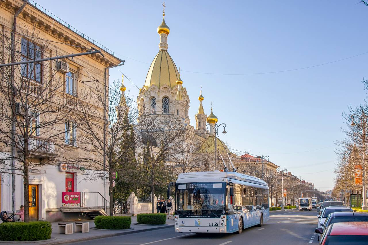 В новогоднюю и рождественскую ночь 10 маршрутов в Севастополе будут работать до 4 утра