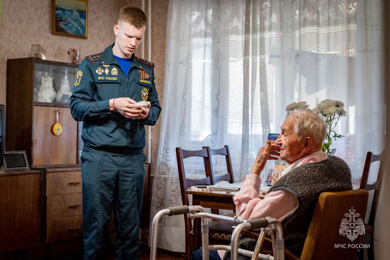 В домах севастопольских ветеранов установили дымовые извещатели (ФОТО)