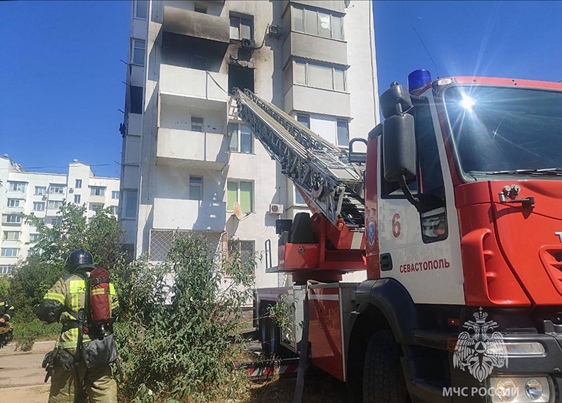 В Севастополе на пожаре погиб человек