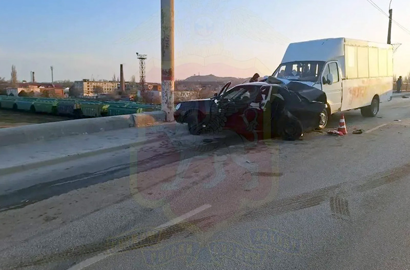 В Керчи водитель «Лада Приора» вылетел на встречку и убил своего пассажира