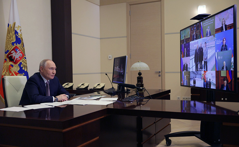 Владимир Путин по ВКС ввел в эксплуатацию новые объекты в Севастополе и Крыму