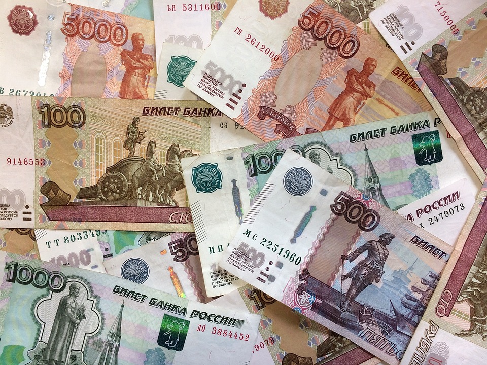 В Госдуму внесли проект о повышении возраста получения детского пособия