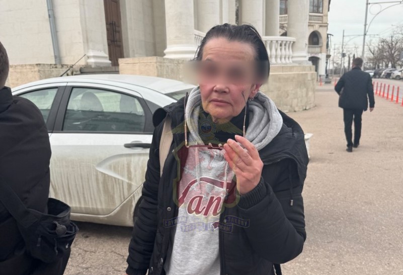 Гревшую ноги на Вечном огне женщину задержали в Севастополе