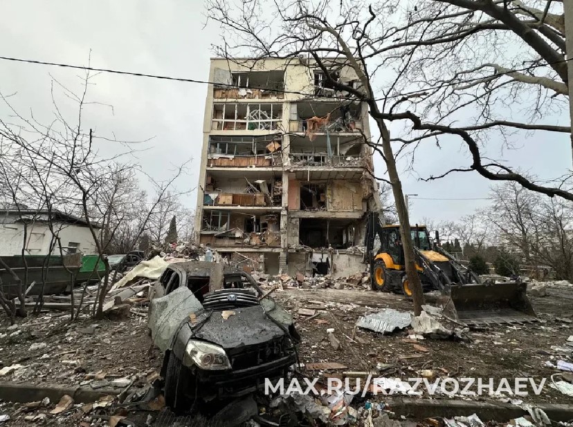 Один взрослый и один ребенок остаются в больницах после взрыва в доме на Корчагина в Севастополе
