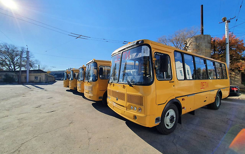 Севастополь получит еще пять новых школьных автобусов